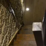 La Legende - Dans Un Quartier Pittoresque