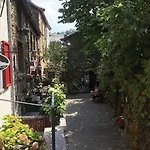 La Legende - Dans Un Quartier Pittoresque Nyaraló Bouillon