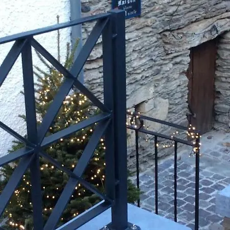 La Legende - Dans Un Quartier Pittoresque Tatil Evi Bouillon